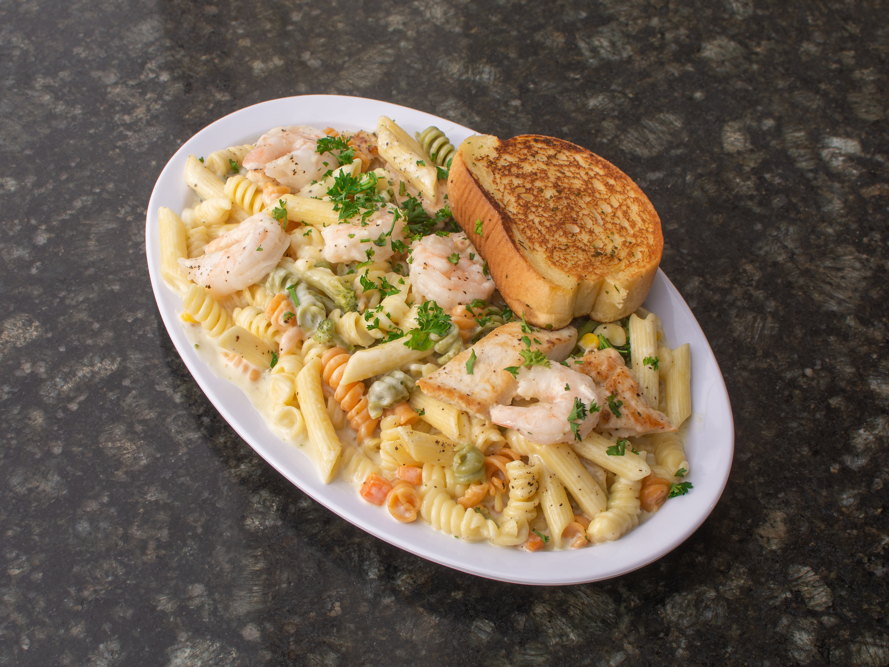 Order Pasta food online from New York Pizza & Grill store, Dinuba on bringmethat.com