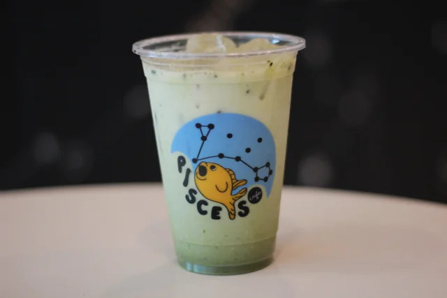 Order Iced Matcha Latte food online from Pisces Cafe Boba & Tea store, Lisle on bringmethat.com