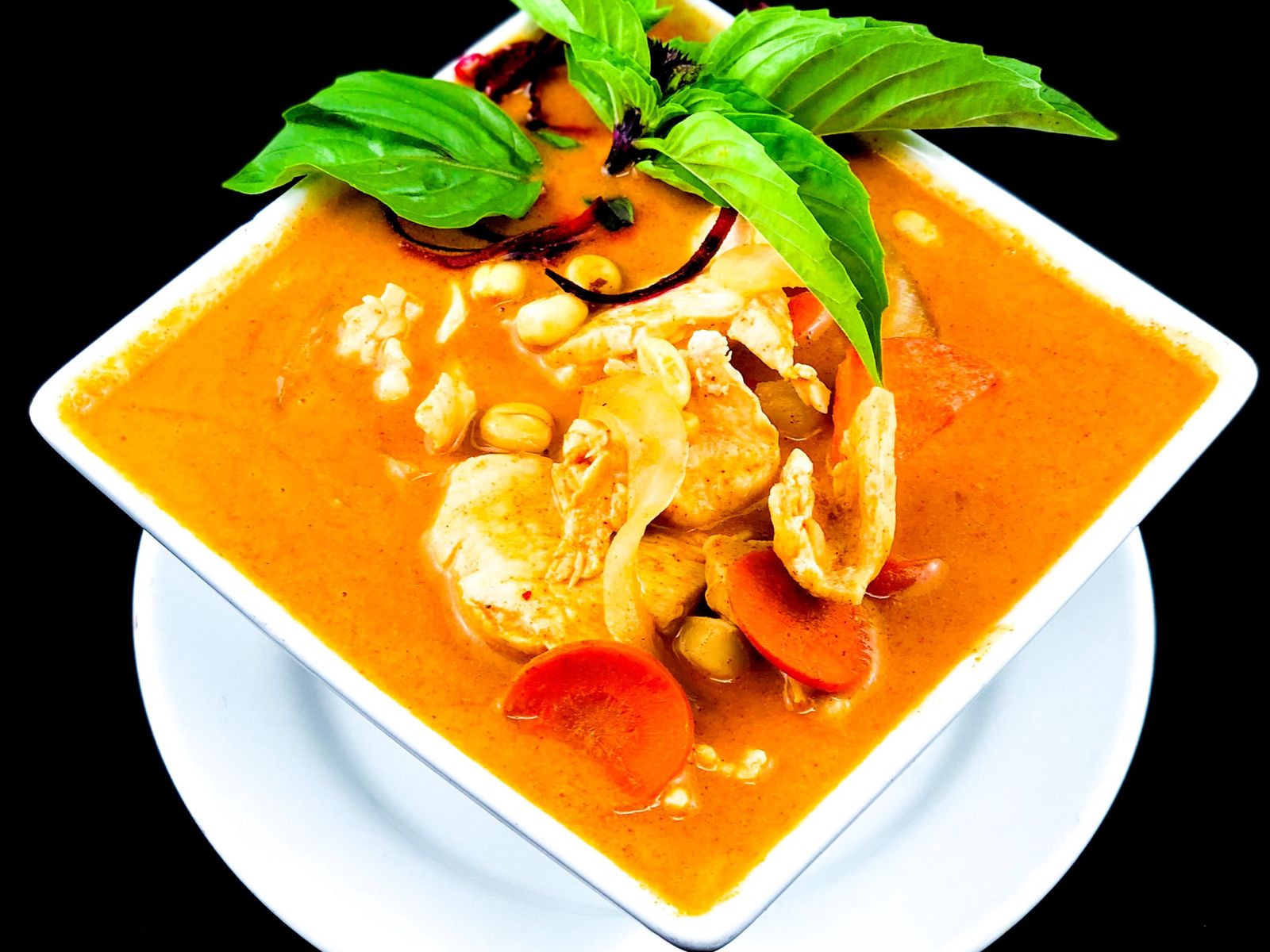 Order Mussamon Curry Large food online from Malee's Thai Bistro on Main store, Scottsdale on bringmethat.com