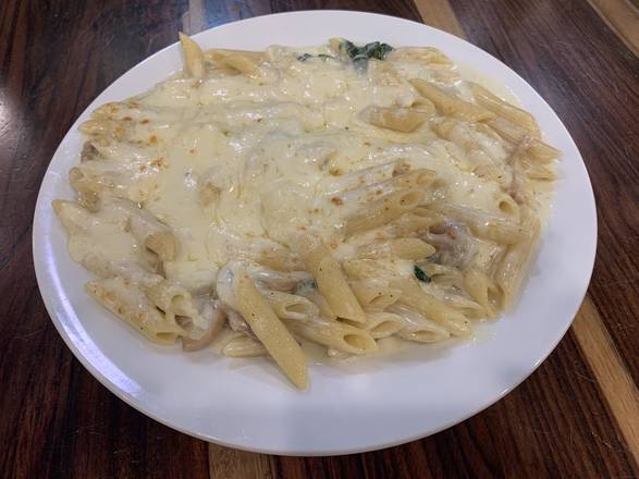 Order Creamy Mushroom and Spinach Pasta food online from Silver Spoon Diner store, New York on bringmethat.com