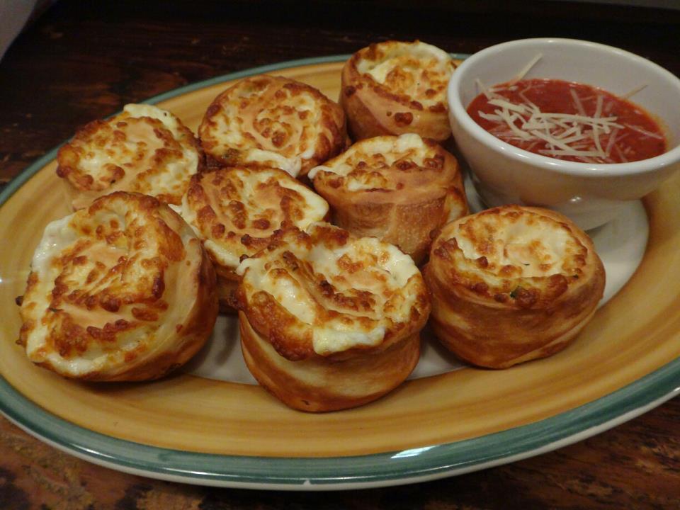 Order Cheese Rolls food online from Romios Pizza & Pasta store, Everett on bringmethat.com