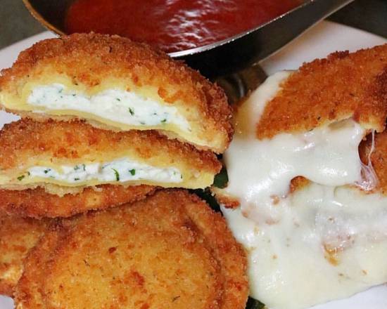 Order Fried Ravioli food online from 3 Brothers Pizza Cafe store, Farmingdale on bringmethat.com