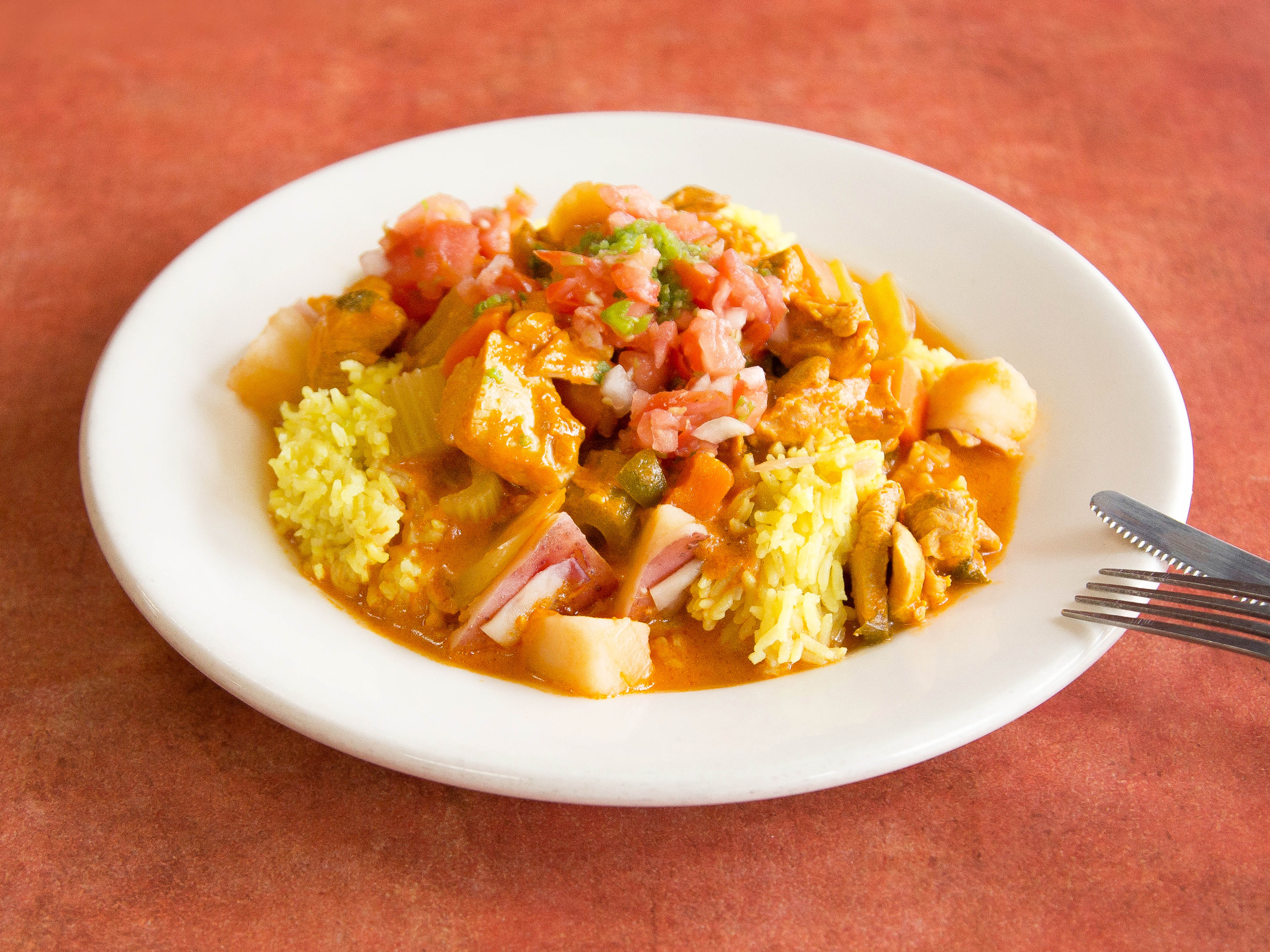 Order Spicy Curry Chicken Bowl food online from Tikka Grill store, Thousand Oaks on bringmethat.com
