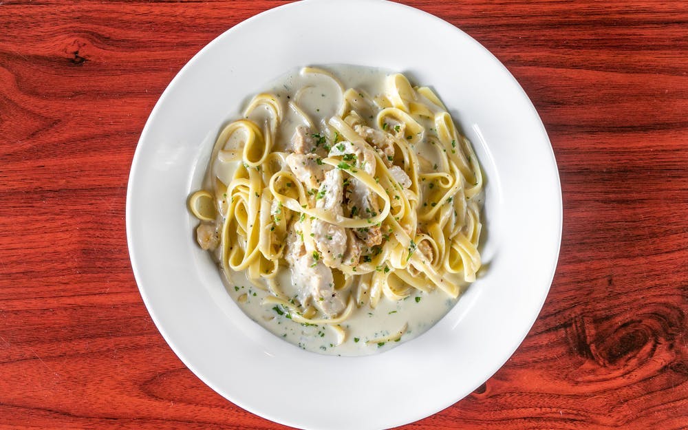 Order Chicken Fettuccine Alfredo Lunch - Lunch food online from Bellissimo store, Colleyville on bringmethat.com