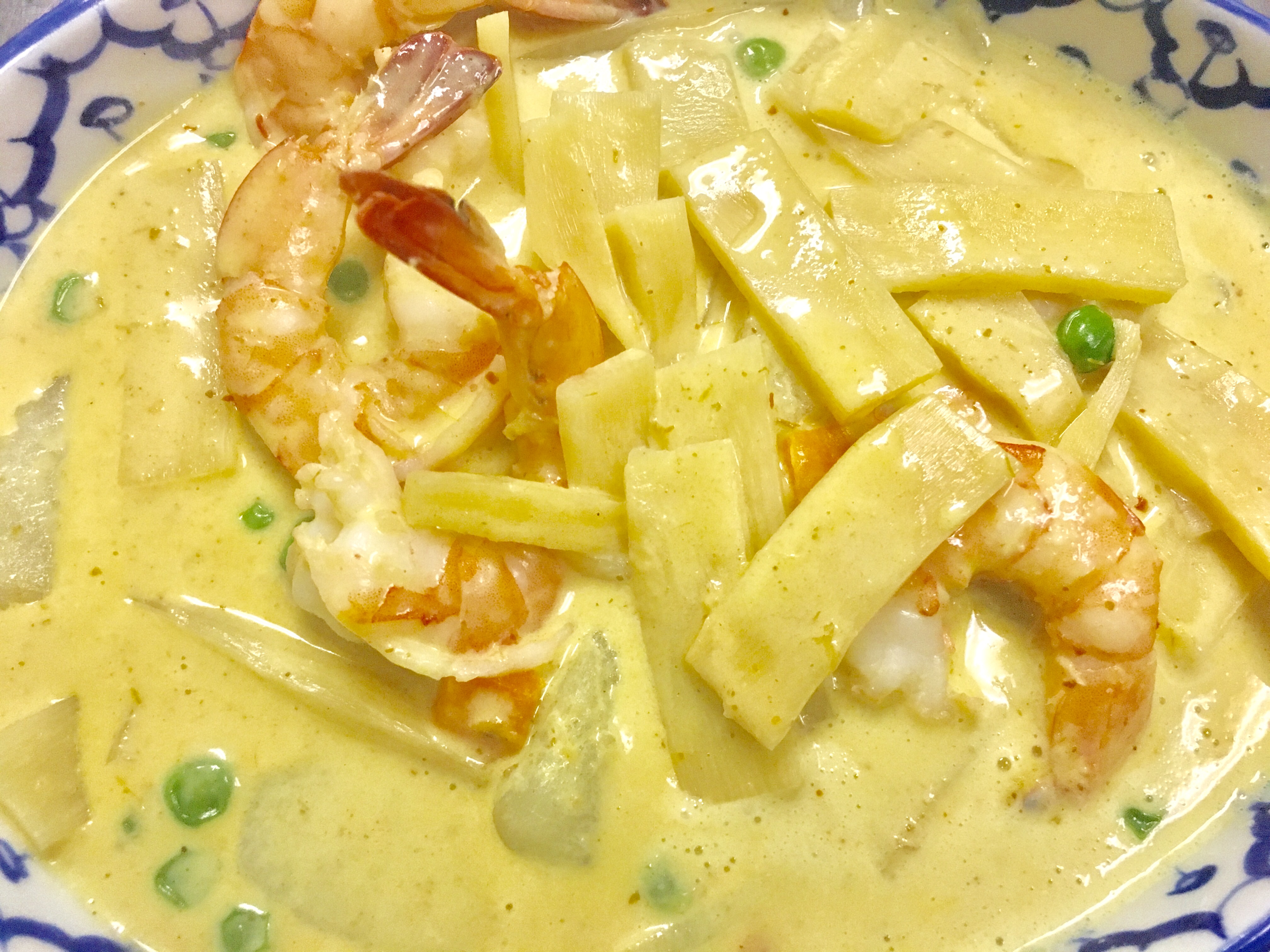 Order Yellow Curry  food online from Thai Dishes store, Santa Clarita on bringmethat.com