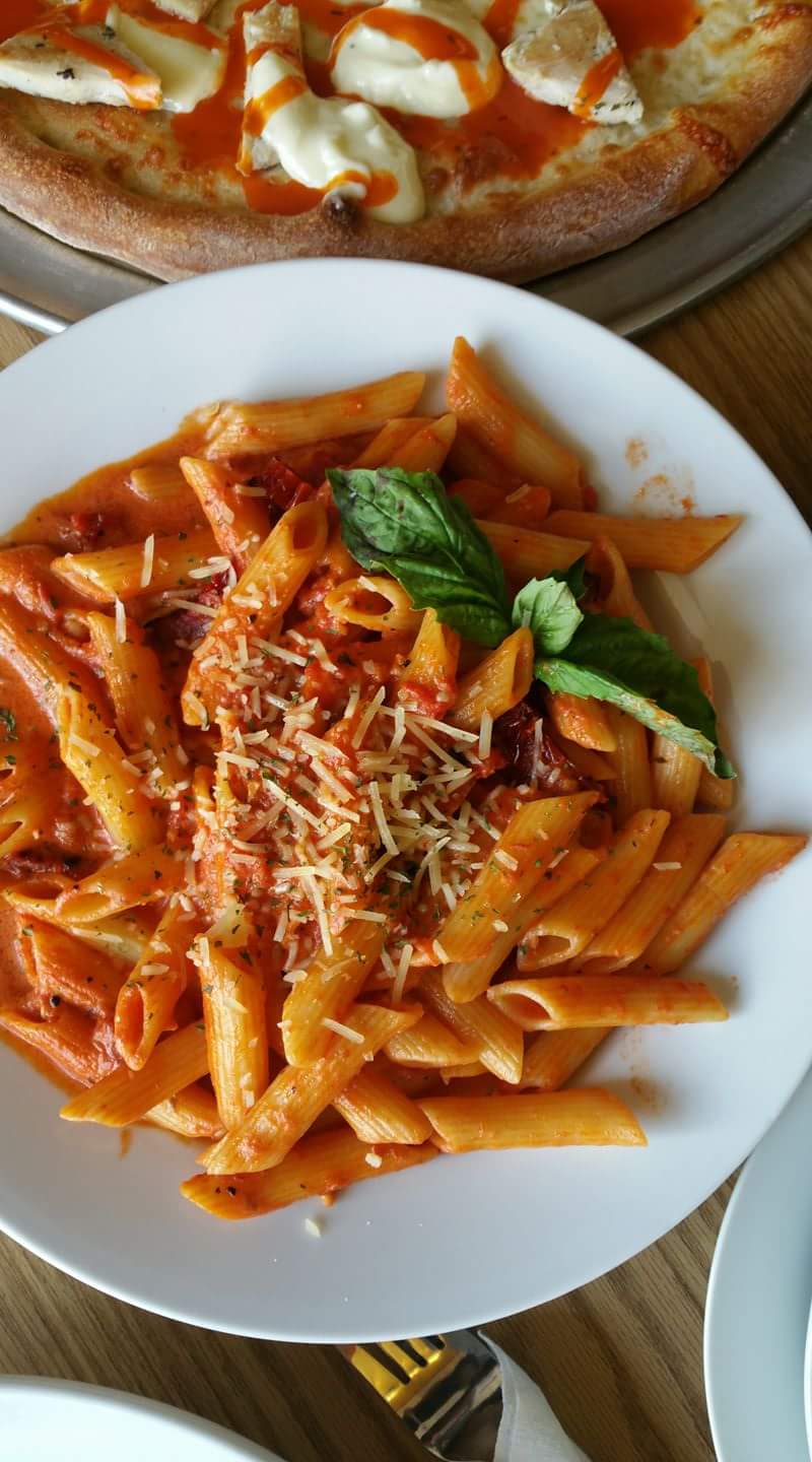 Order Penne Vodka with Sauteed Chicken food online from Napoli's Pizzeria store, Bensalem on bringmethat.com