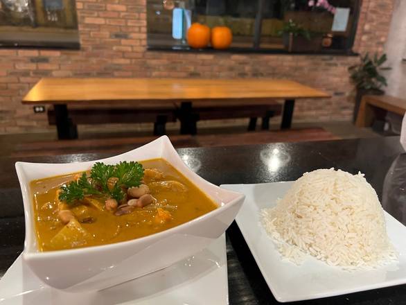 Order Massaman Curry food online from White Crane Creative Thai & Sushi store, Forest Park on bringmethat.com
