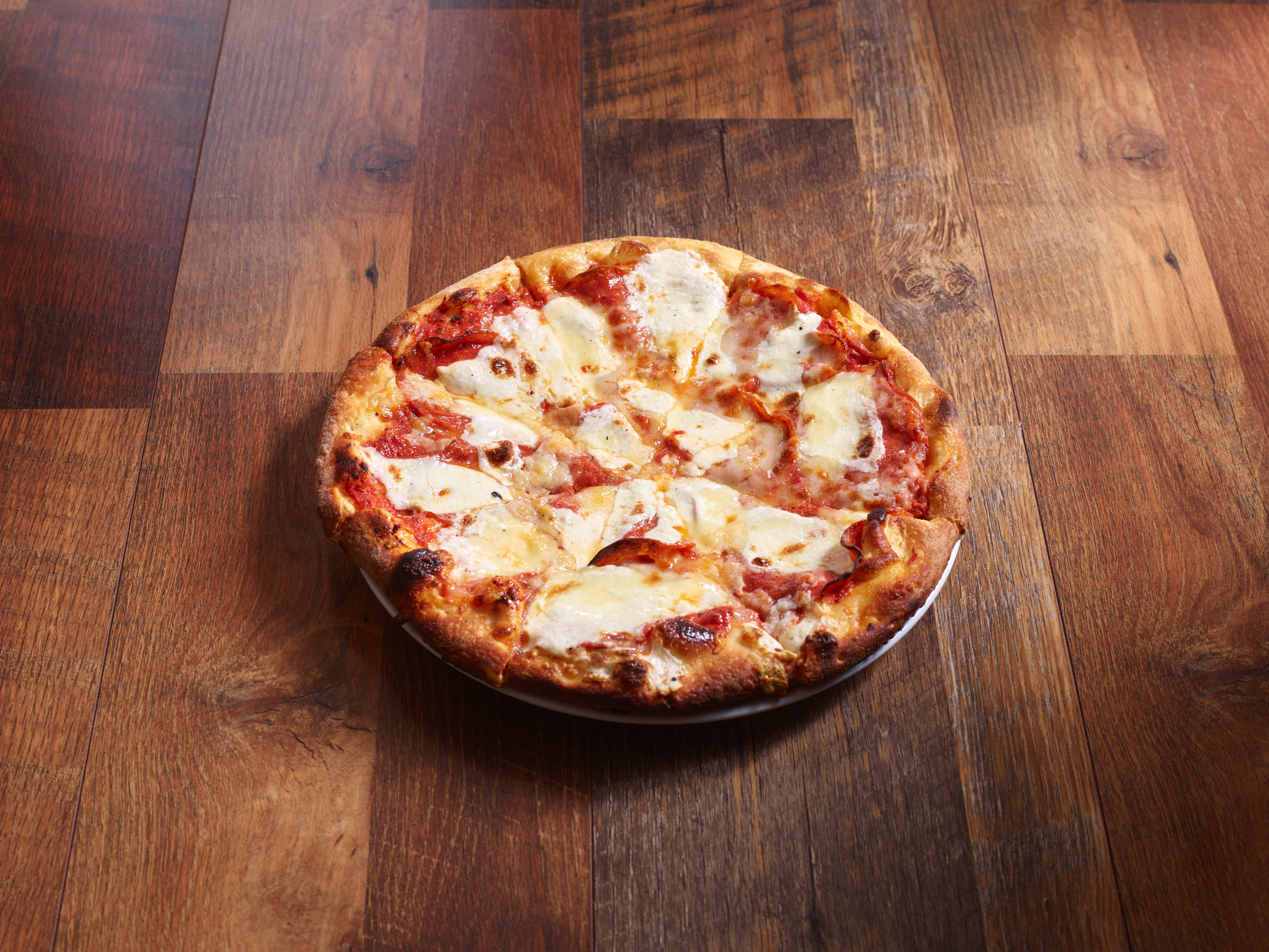 Order Americana Pizza food online from Milano’s Pizzeria store, Mesa on bringmethat.com