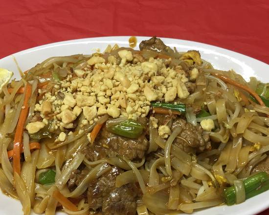 Order Pad Thai Beef food online from Lam's Pearl City store, ROSEVILLE on bringmethat.com