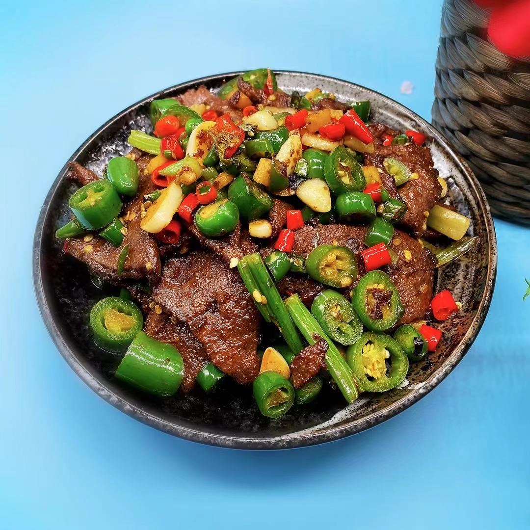 Order 小炒猪肝️️️ Stir fry spicy pork liver food online from Fashion Wok store, Foster City on bringmethat.com