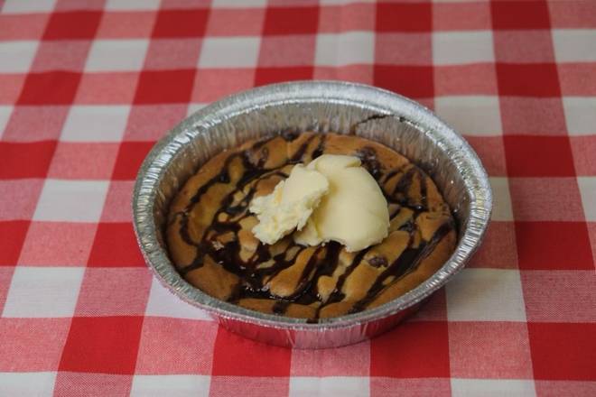 Order Deep Dish Chocolate Chip Cookie with Vanilla Ice Cream food online from Beggars Pizza store, Chicago on bringmethat.com