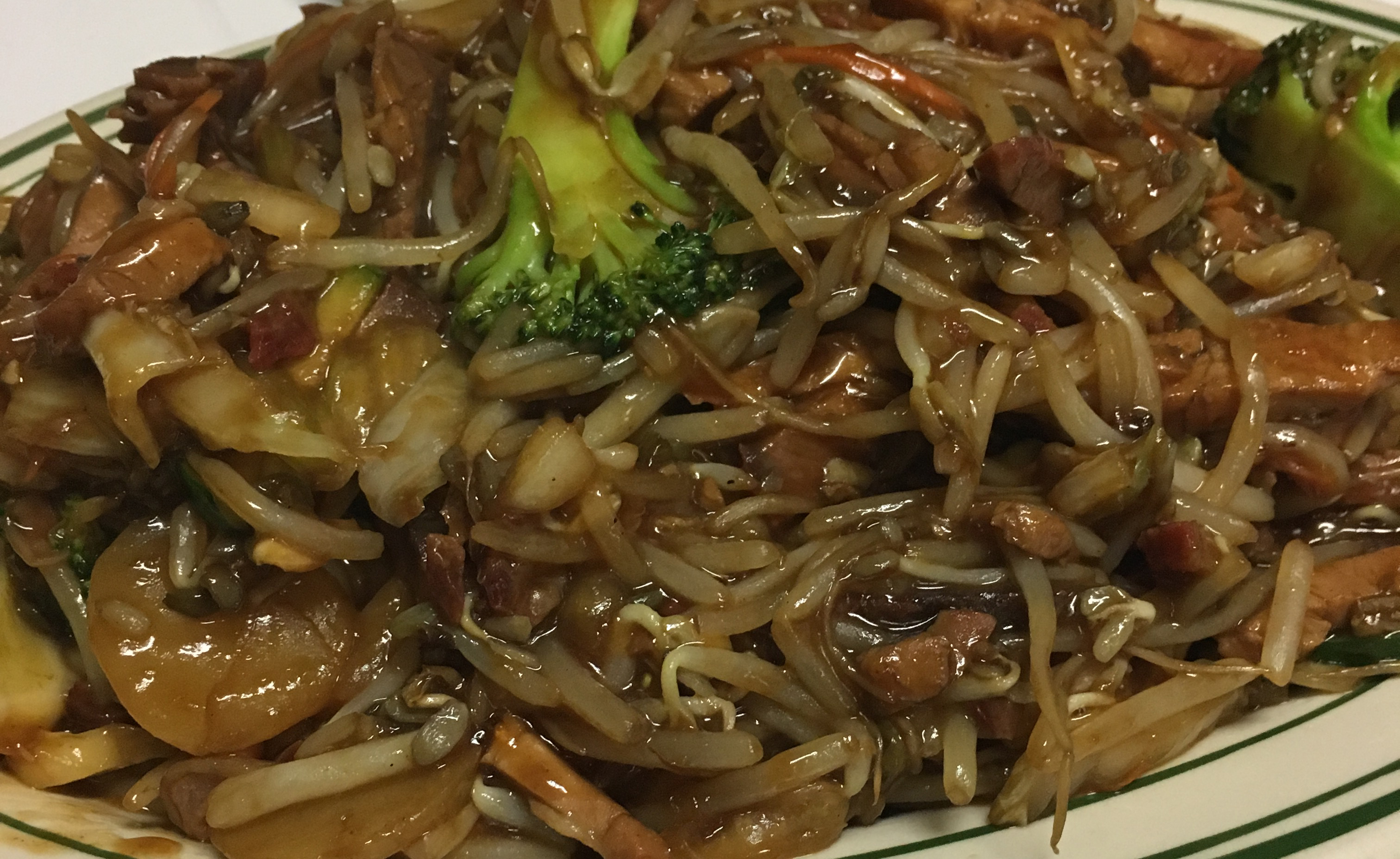 Order T2. BBQ Pork Cantonese Style Chow Mein food online from Chen's House store, Oak Lawn on bringmethat.com