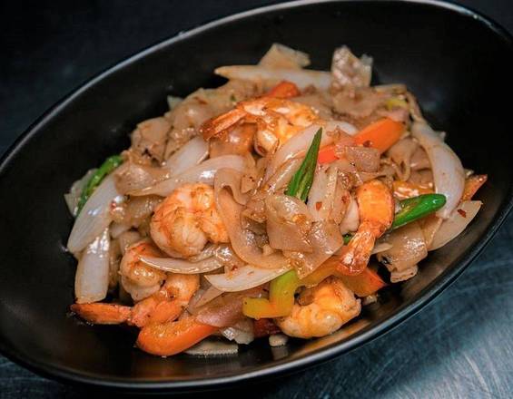 Order DRUNKEN NOODLES - SPICY NOODLE ( Choice of meats ) food online from Thai Original BBQ store, Tarzana on bringmethat.com