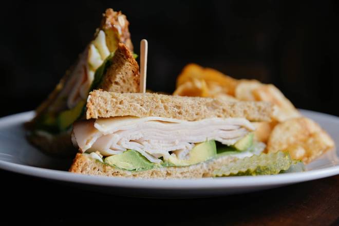 Order Smoked Turkey Sandwich food online from Moretti's Ristorante and Pizzeria store, Lake in the Hills on bringmethat.com