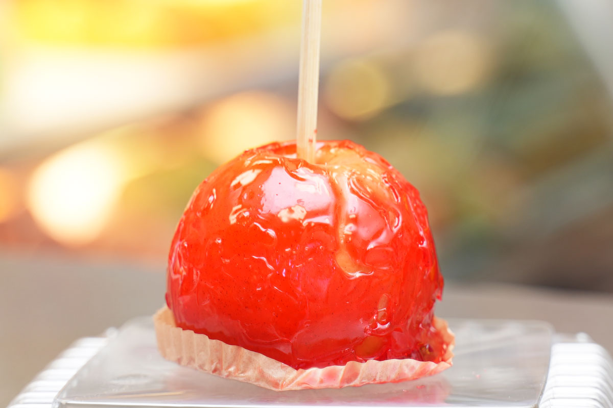 Order Red Candy Apple  food online from Noemis Fruits store, Torrance on bringmethat.com