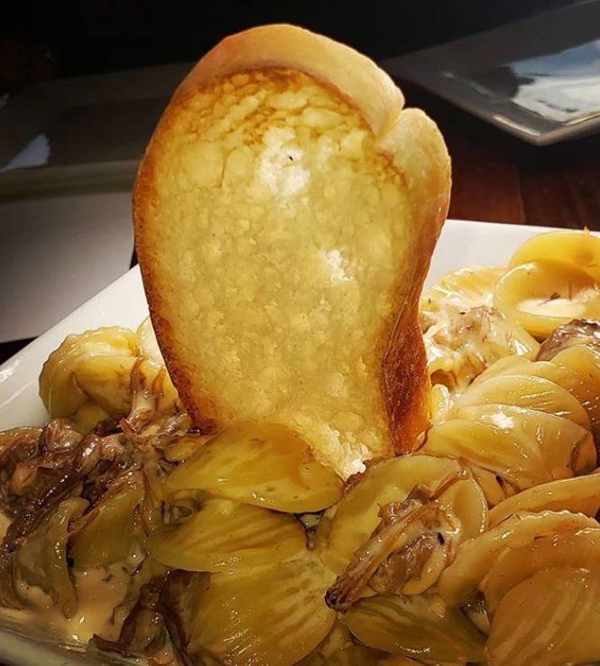 Order Smoked Gouda Mac and Cheese Tapa with Brisket food online from Vintage Wine Bar & Bistro store, Farmingdale on bringmethat.com