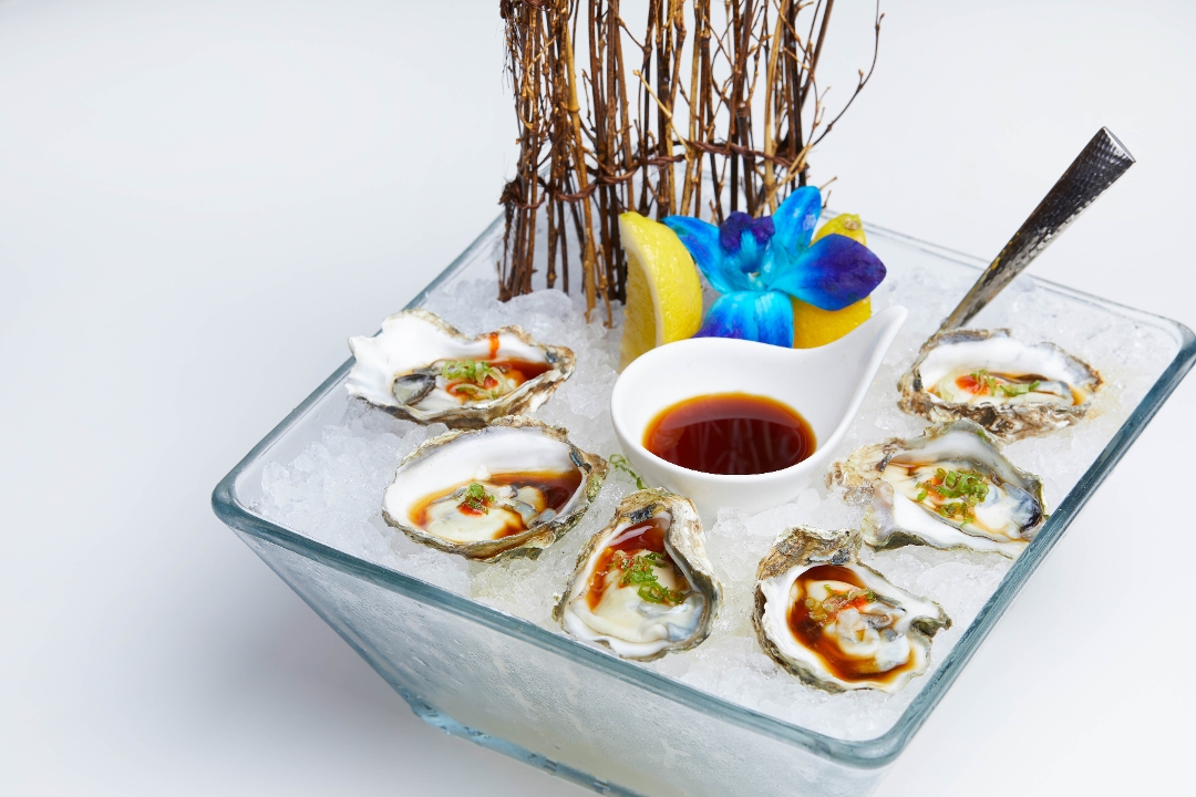 Order Kumamoto Oysters (6pcs) food online from MoCA Asian Bistro - Queens store, Forest Hills on bringmethat.com