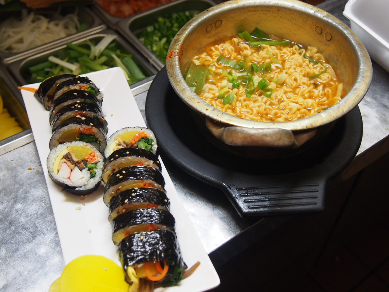 Order Q-83. House Ramen & Kimbob_Combo (남산라면+김밥 콤보) food online from Restaurant Namsan store, Los Angeles on bringmethat.com