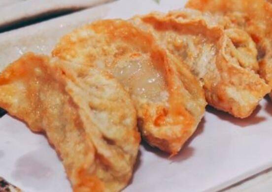 Order Korean Deep Fried Chicken Dumplings/香煎韩式鸡肉饺（10 piece） food online from moge tea store, Quincy on bringmethat.com