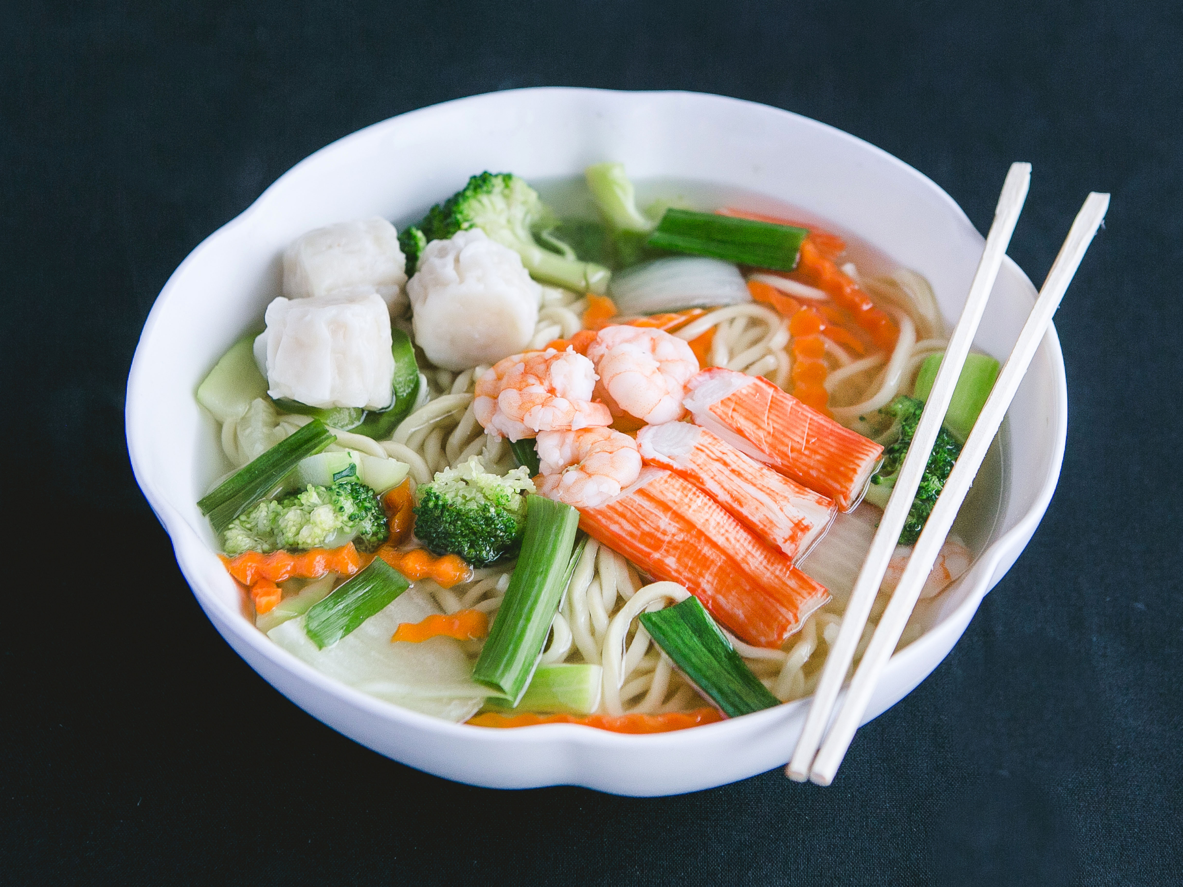 Order SP6. Seafood Noodle Veg Soup food online from Tian Asian Express store, East Brunswick on bringmethat.com
