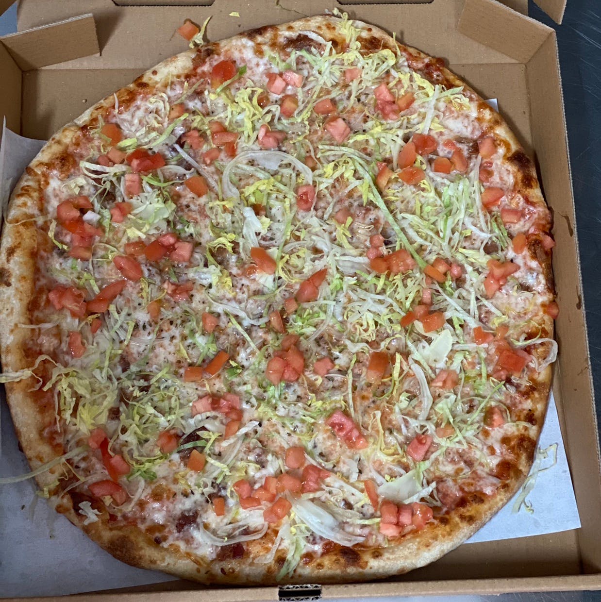 Order BLT Pizza - Medium 14'' (6 Slices) food online from Pujols Pizzeria store, Bethlehem on bringmethat.com