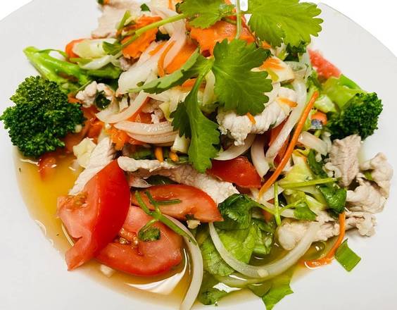 Order Chicken Salad food online from Aura Thai Kitchen store, Fort Lee on bringmethat.com