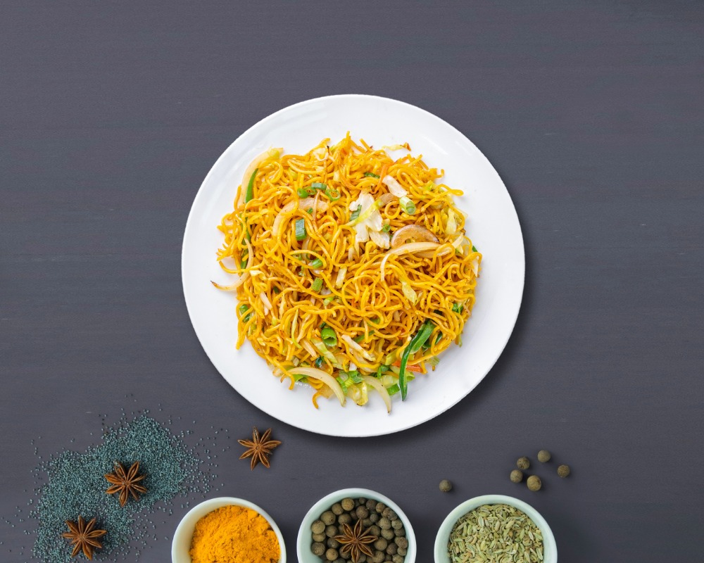 Order Veggie Chow Mein food online from Second To Naan store, San Jose on bringmethat.com
