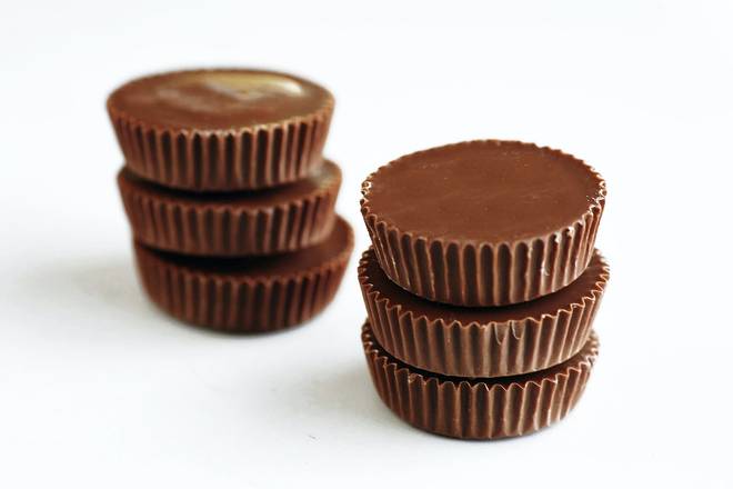 Order Virginia Peanut Butter Cups – Milk Chocolate food online from Farmers & Distillers store, Washington on bringmethat.com