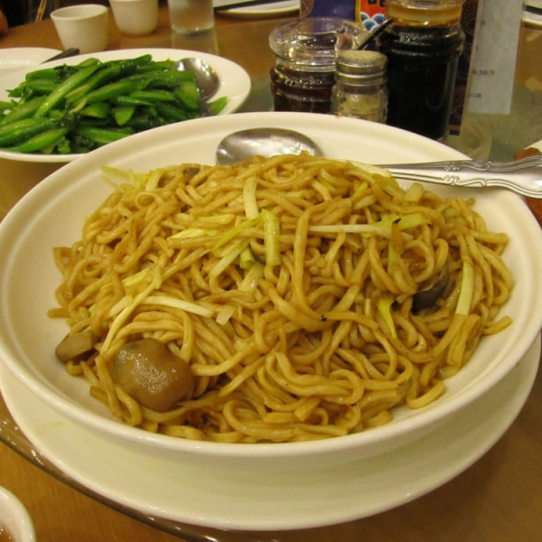 Order Braised E-Fu Noodles with Crab Meat food online from Saigon Seafood Harbor Restaurant store, Richmond on bringmethat.com