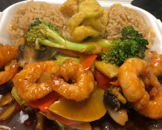 Order Hunan Shrimp food online from China Feast store, Kansas City on bringmethat.com