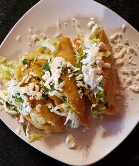 Order Quesadilla de maiz food online from Martinez Tacos Restaurant store, Kankakee on bringmethat.com