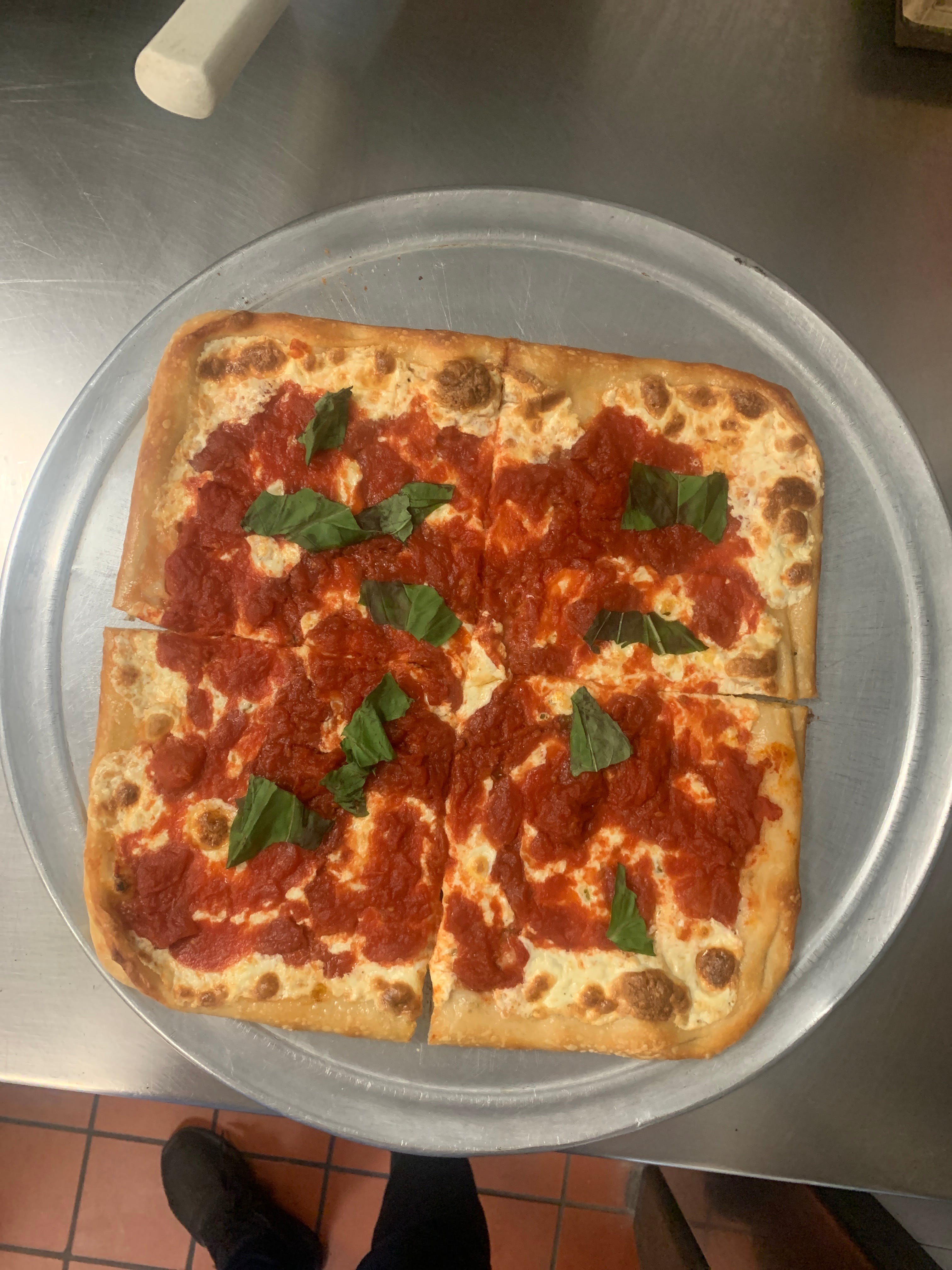 Order Brooklyn Pizza - Small 12'' food online from Villa Mannino Ristorante and Pizzeria store, Trenton on bringmethat.com