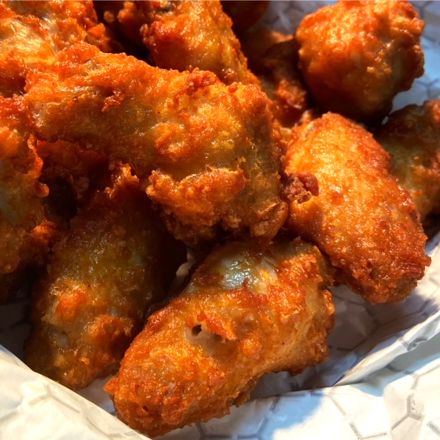 Order Chicken Wings food online from Chunks Grilled & Fried store, Oxon Hill on bringmethat.com