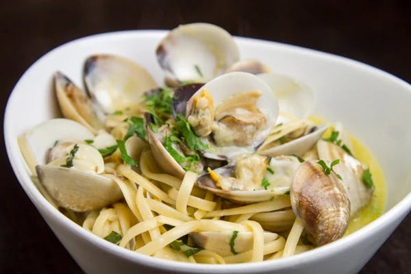 Order Linguine De Vongole - Pasta food online from Panini Grill store, Staten Island on bringmethat.com