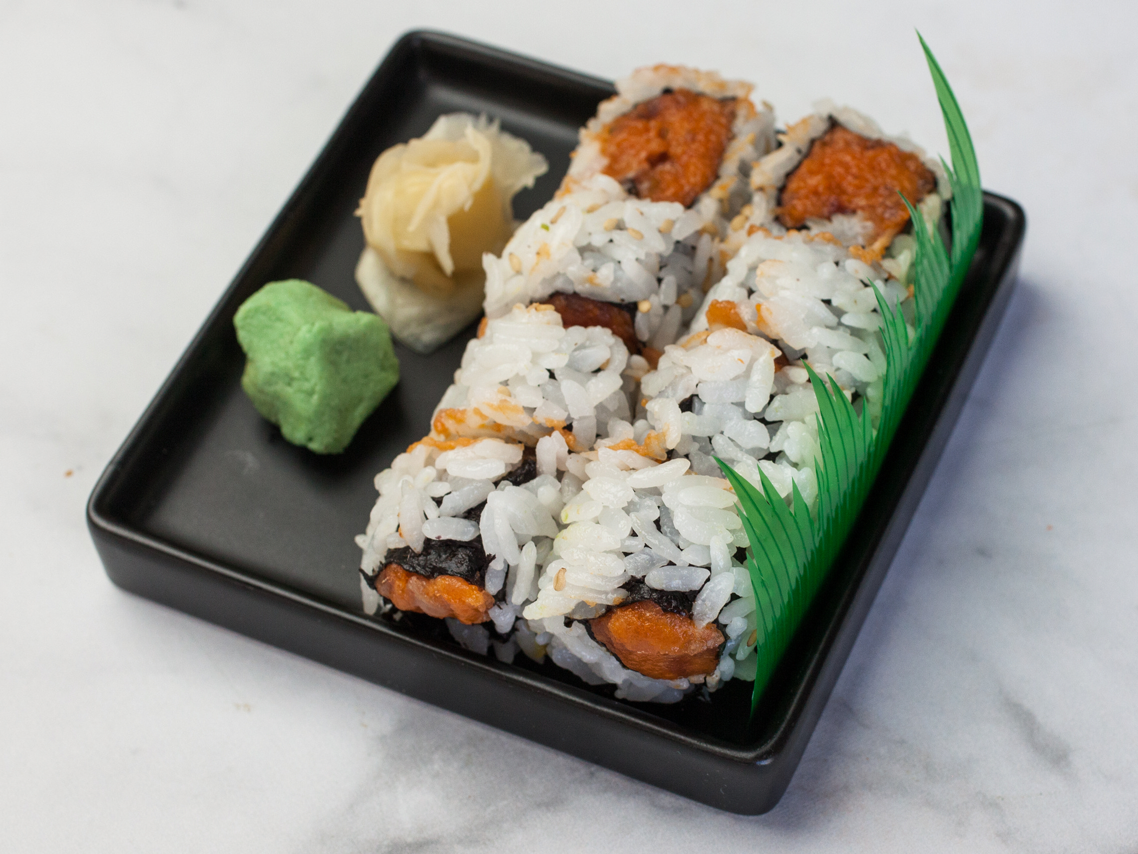 Order Spicy Tuna Roll food online from Hana store, New York on bringmethat.com