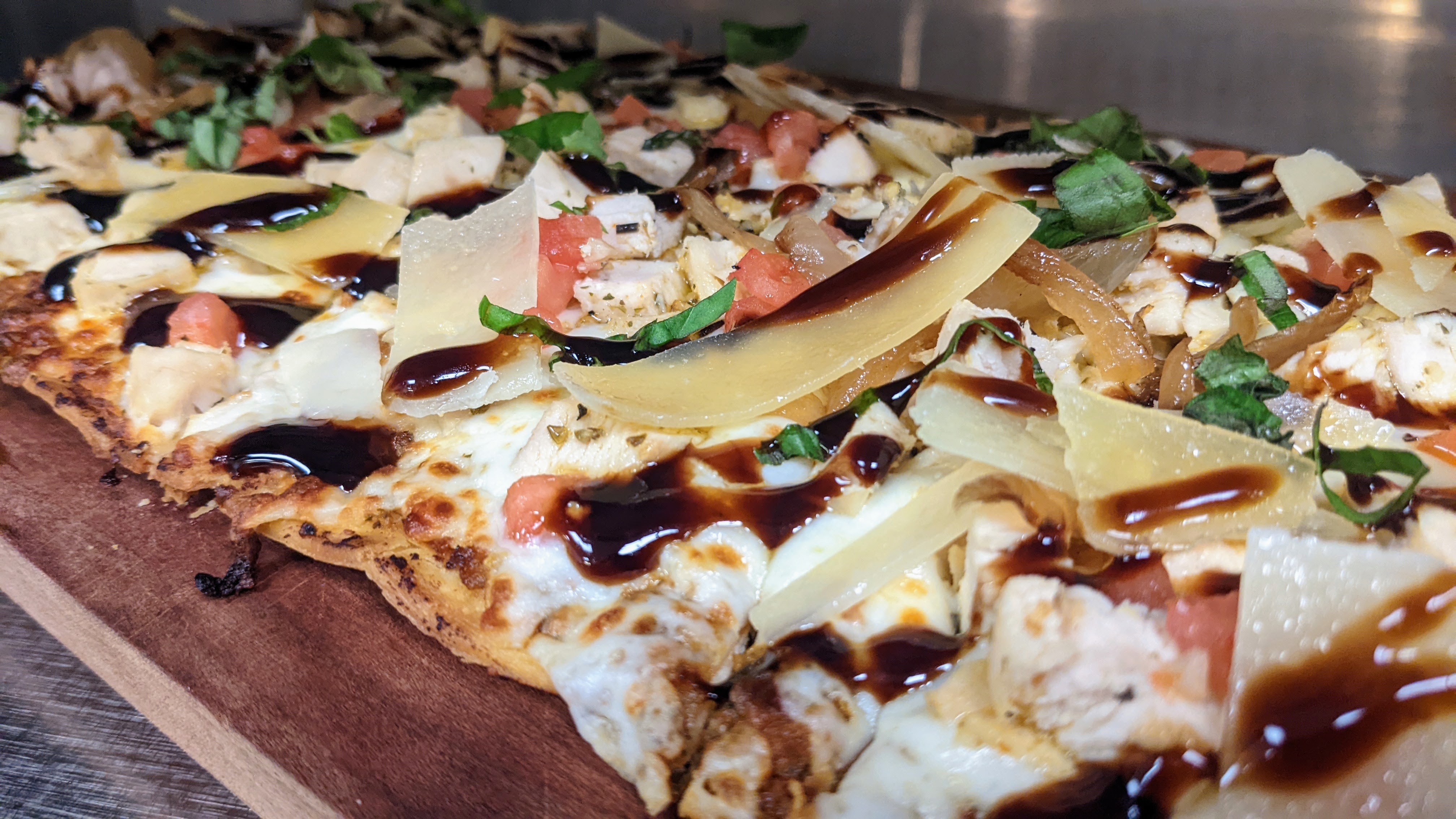 Order Chicken Caprese Flatbread Pizza food online from Ground Round store, Neenah on bringmethat.com