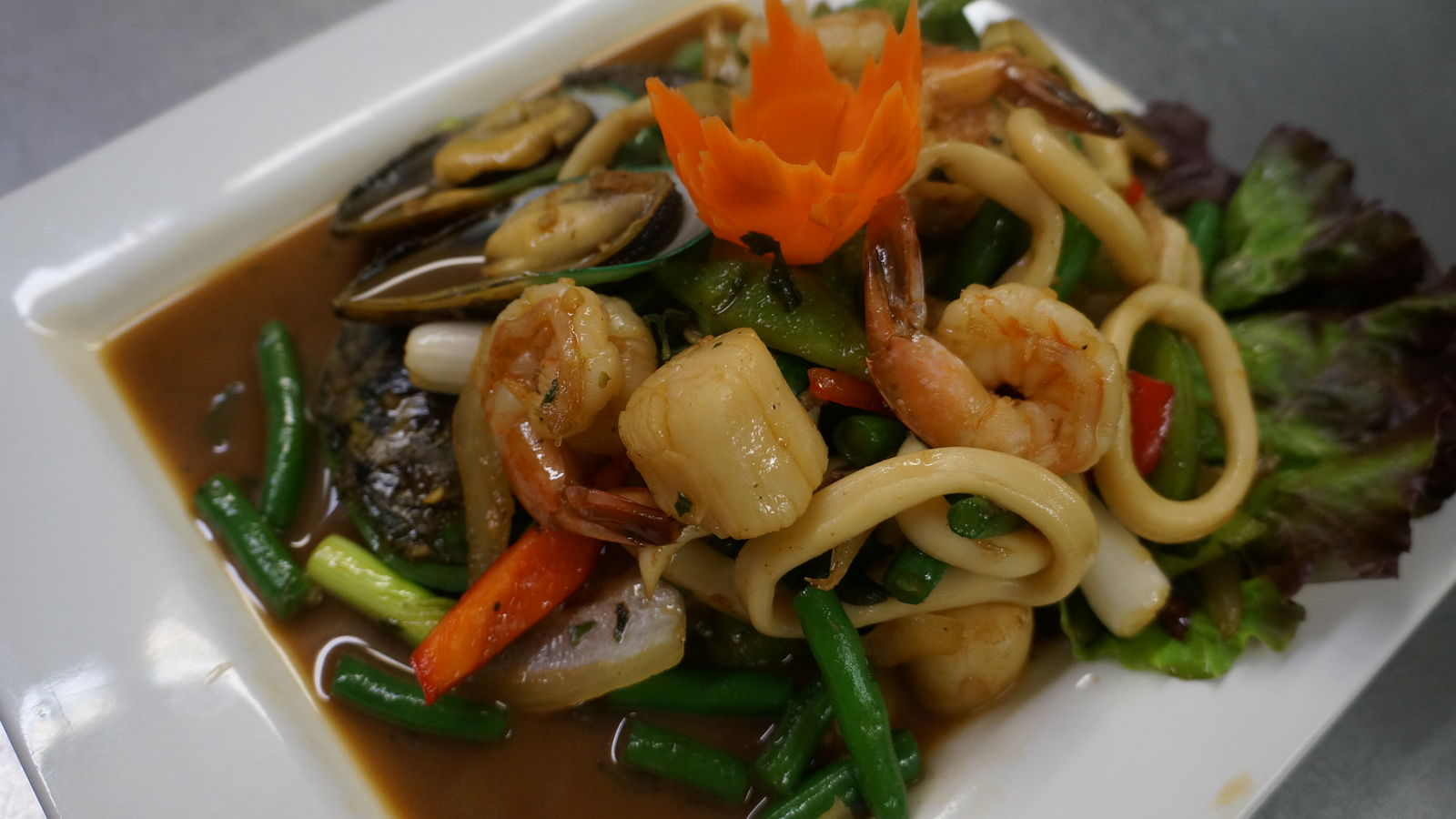 Order 4.1. Ga Prao Seafood   food online from Bangkok Bay store, Lima on bringmethat.com