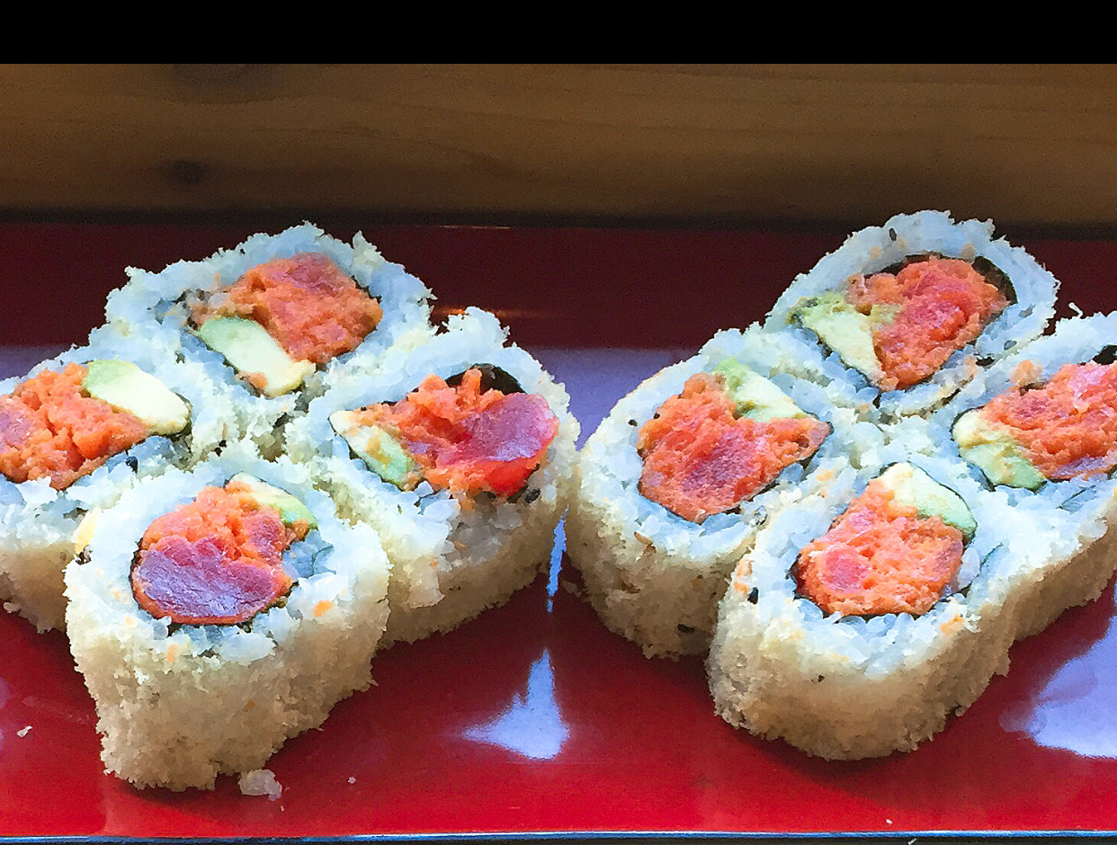 Order Crunchy Spicy Tuna Maki food online from Nori Sushi - Edgewater store, Chicago on bringmethat.com