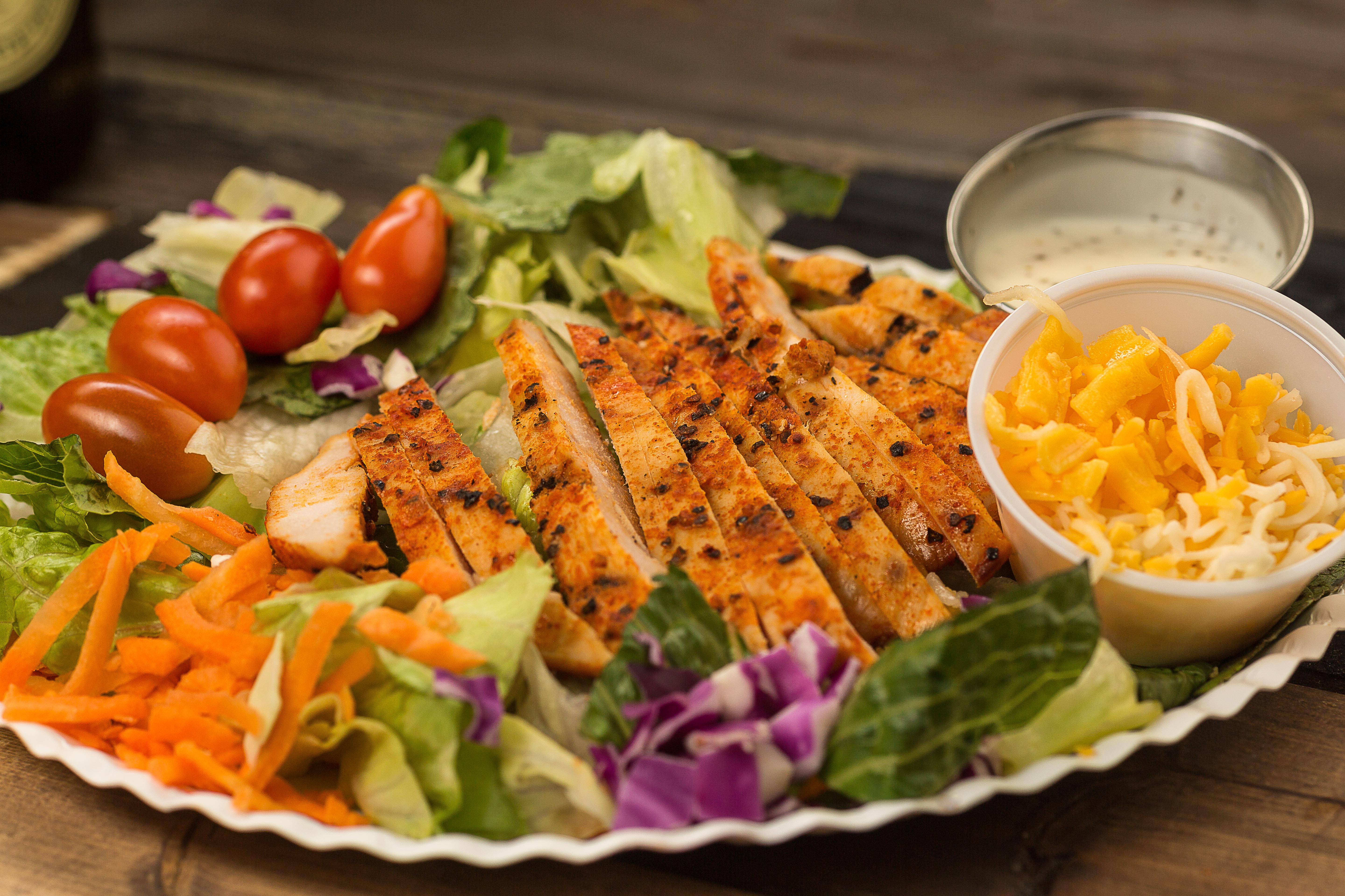 Order Tossed Salad with Meat food online from Bar-B-Cutie Smokehouse store, Mcallen on bringmethat.com