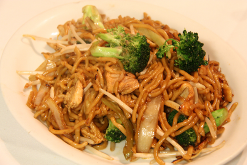 Order Chow Mein Noodle food online from Ploy Ii-Thai Cuisine store, San Francisco on bringmethat.com