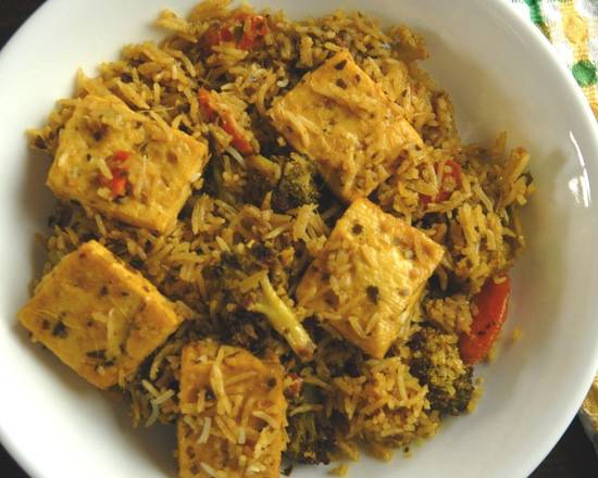 Order Thai Curry Tofu Fried Rice food online from East China store, Aurora on bringmethat.com