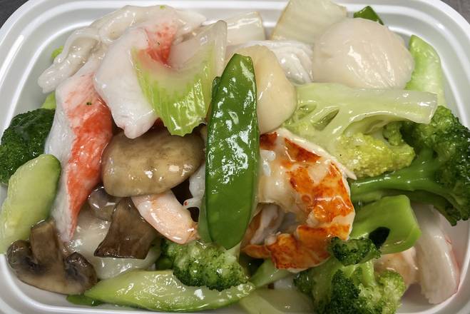 Order Seafood Delight food online from Mr Sze Chinese Restaurant store, Bloomingdale on bringmethat.com