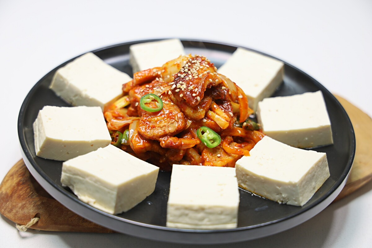 Order Jeyuk Dubu Kimchi food online from Dubu store, Elkins Park on bringmethat.com