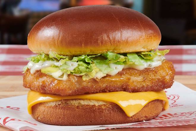 Order Breaded Whitefish Sandwich food online from Portillo's Hot Dogs store, Summit on bringmethat.com