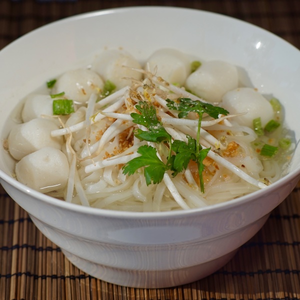 Order Fish Ball Noodle Soup food online from Thai Touch store, Glendale on bringmethat.com