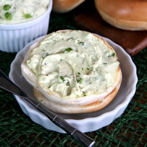 Order Chives Cream Cheese on a Bagel food online from Cassidy Corner Cafe-Bixby Knolls store, Long Beach on bringmethat.com