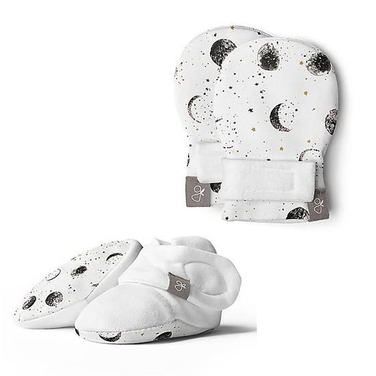 Order goumi® Preemie Many Moons Mitt and Boot Set in White food online from Bed Bath & Beyond store, Lancaster on bringmethat.com