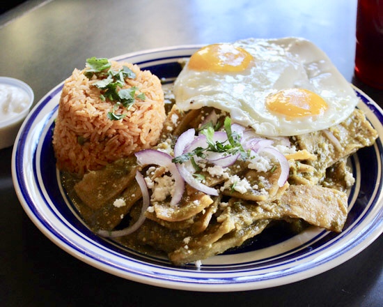 Order Chilaquiles con Huevo food online from Tacos Don Chente store, Oxnard on bringmethat.com