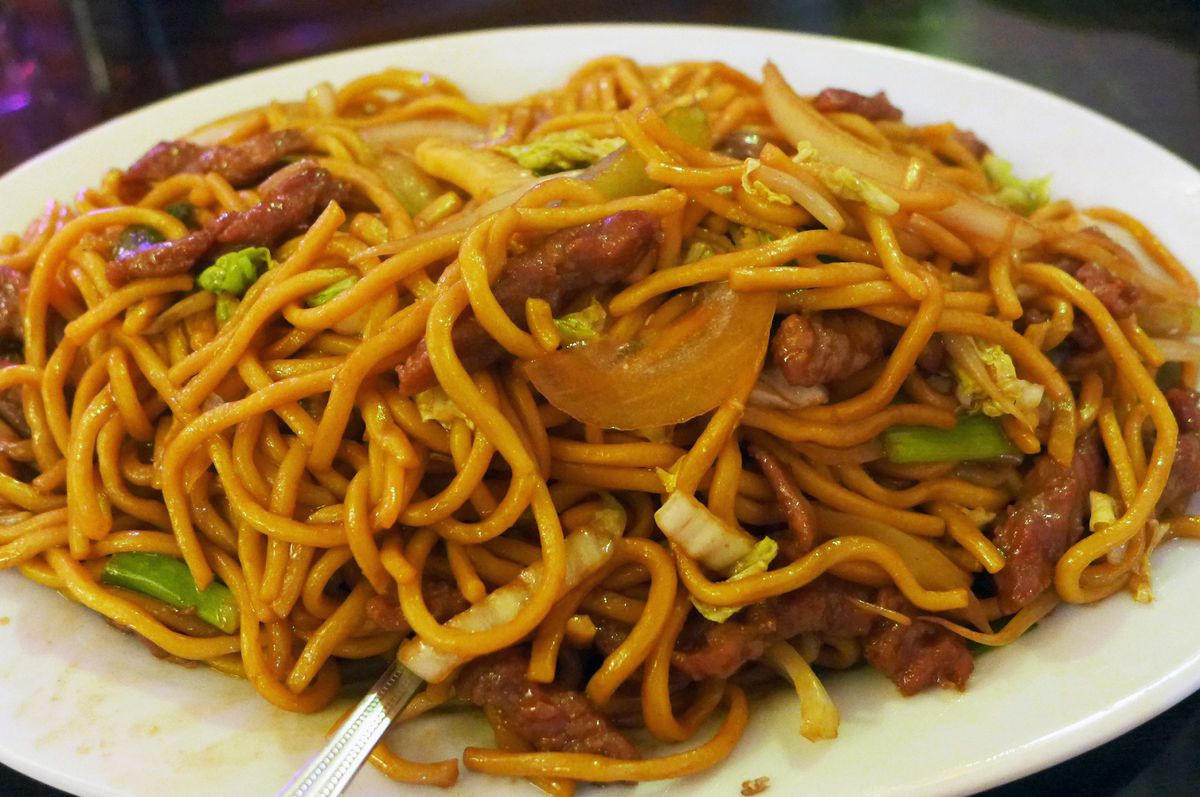 Order Beef Lo Mein (牛肉捞面) food online from Lucky Panda store, Greeley on bringmethat.com