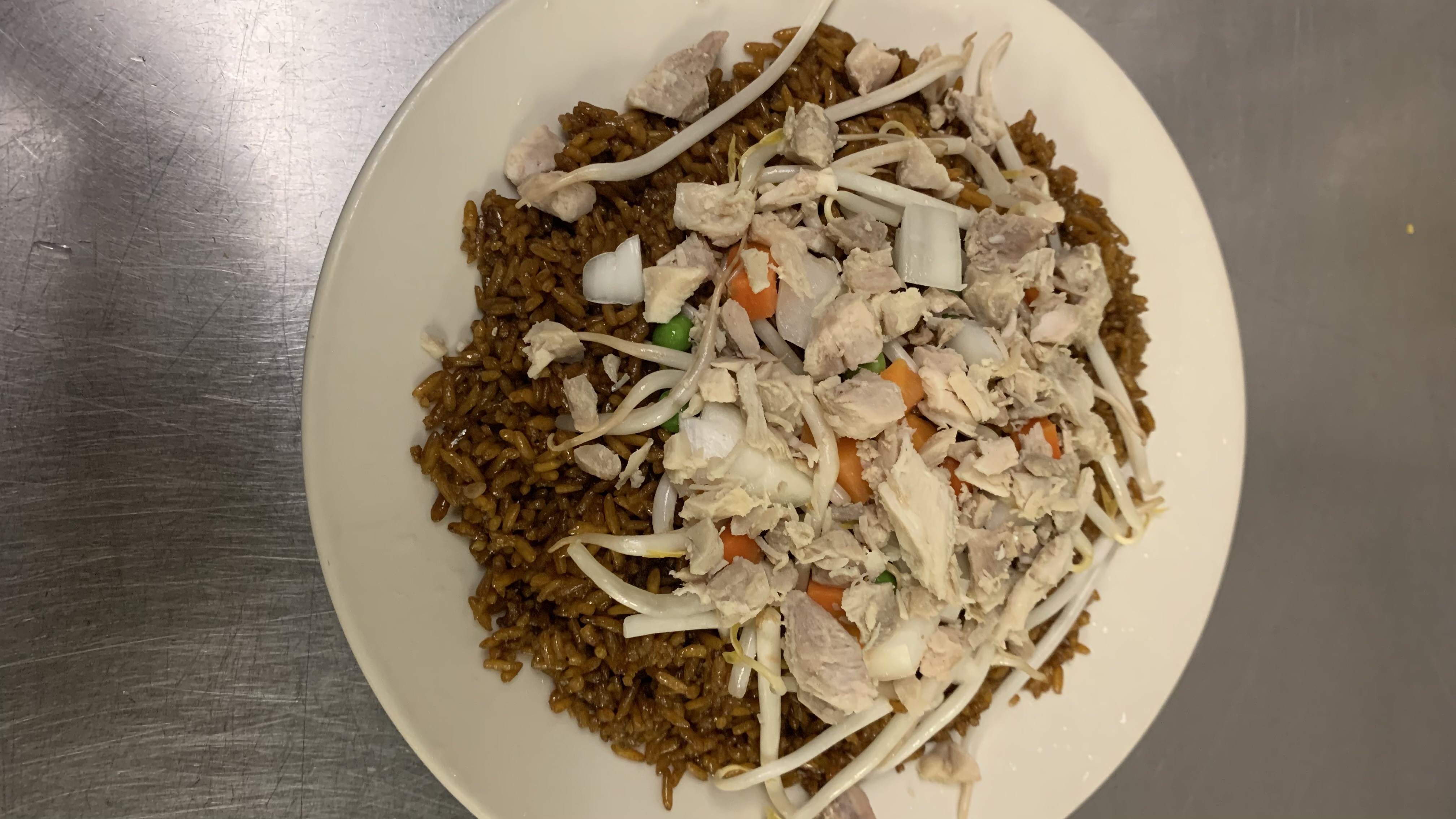 Order 31. Chicken Fried Rice food online from Spring House store, Pawtucket on bringmethat.com